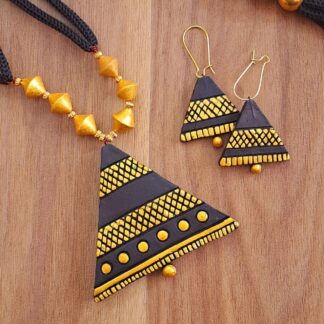 Terracotta Jewelry Set – Handcrafted Elegance  TPP 11
By The Pokaran Pottery